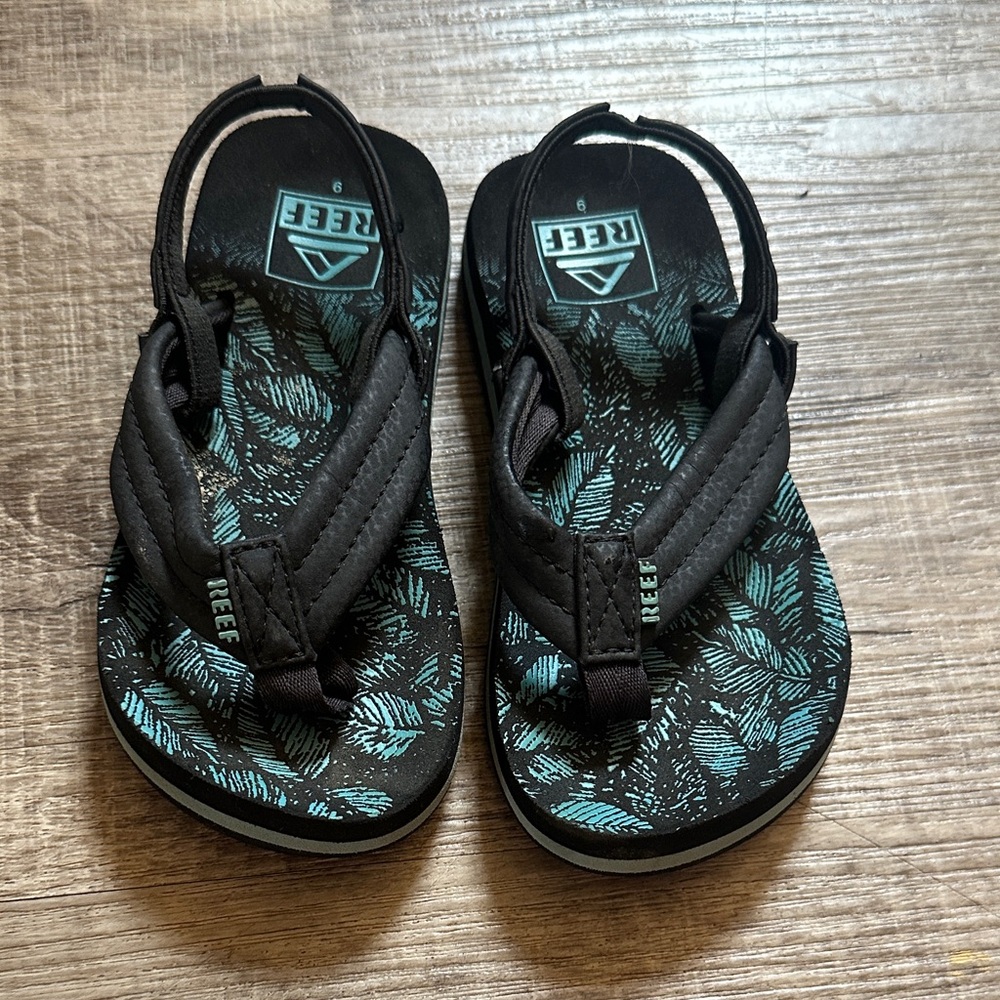 Reef Kids Black and Teal Sandals